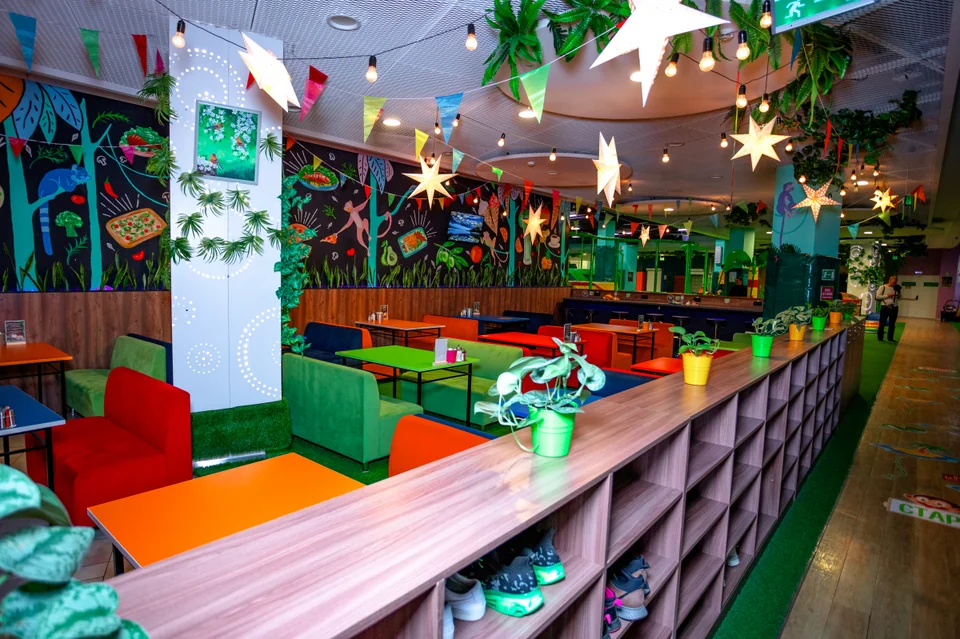 Стол в ресторане в Monkey Park