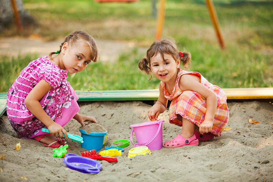 Почему дети так любят песочницу