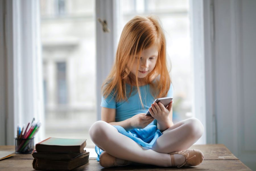 Как отвлечь ребенка от смартфона?